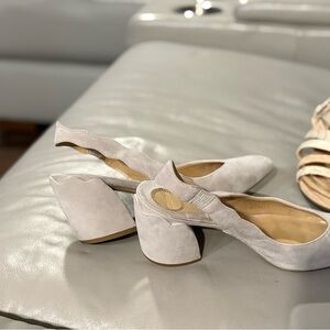 Chloe gray scalloped heeled sling backs. Size 39.5. Awesome condition